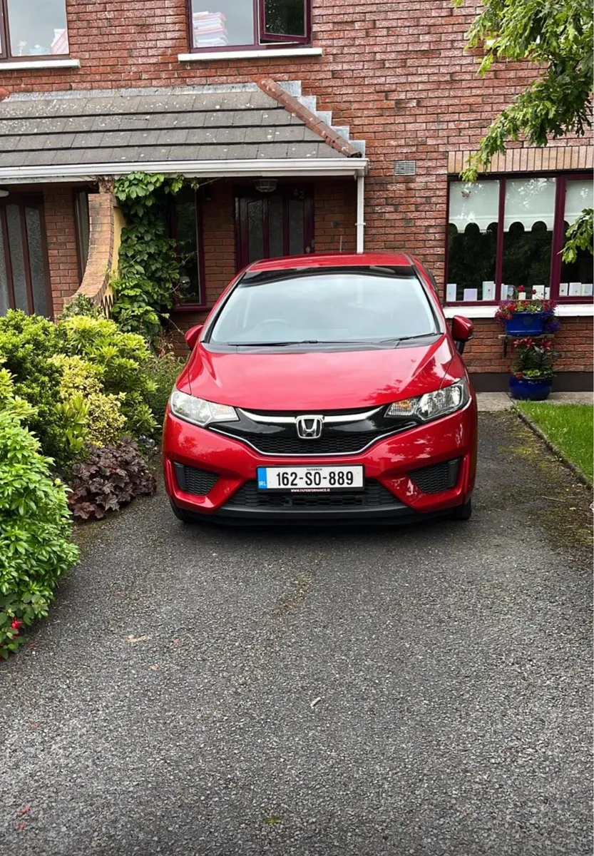 Honda Fit Hybrid 2016 - Image 2