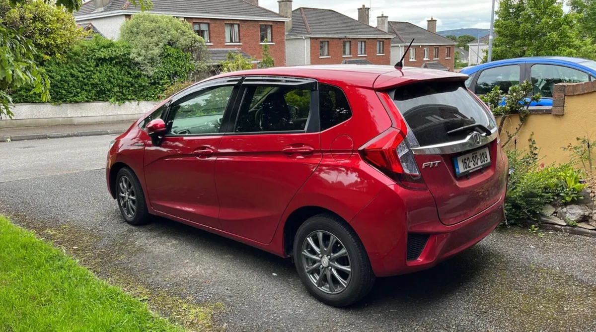 Honda Fit Hybrid 2016 - Image 3