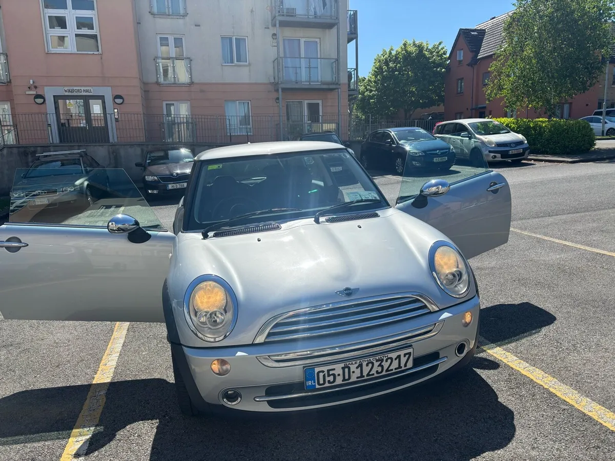 AUTOMATIC 2005 Mini Cooper - Image 2