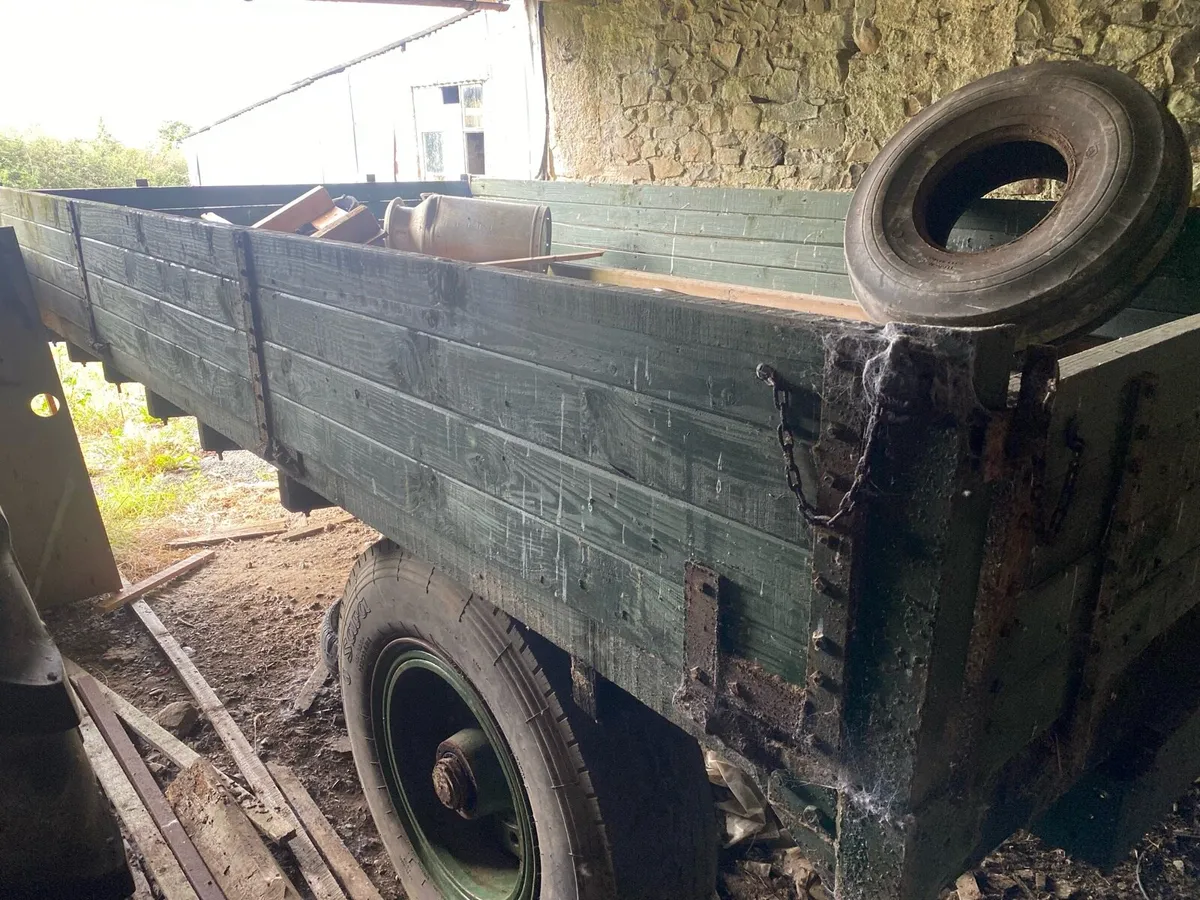 14x7 timber trailer new tyres - Image 1