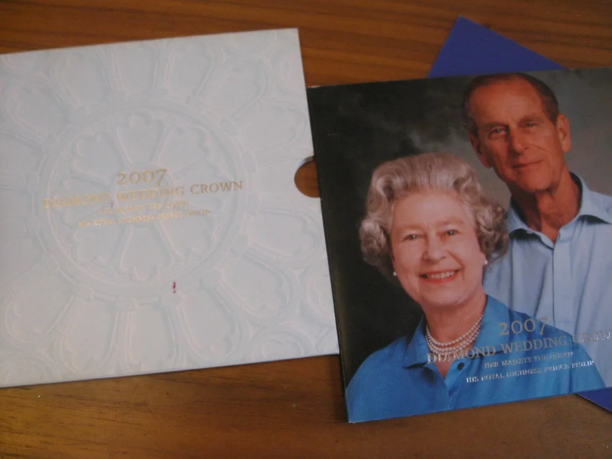 2007 Diamond Wedding Silver proof Crown £5 Coin - Image 4
