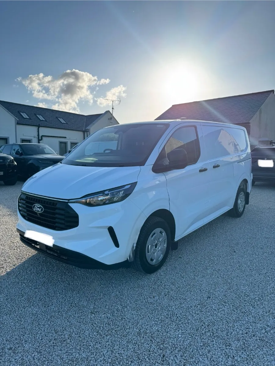 Late 2024 Ford Transit Custom Trend - Image 3