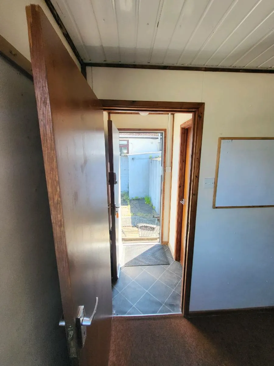 Site Office - Image 4