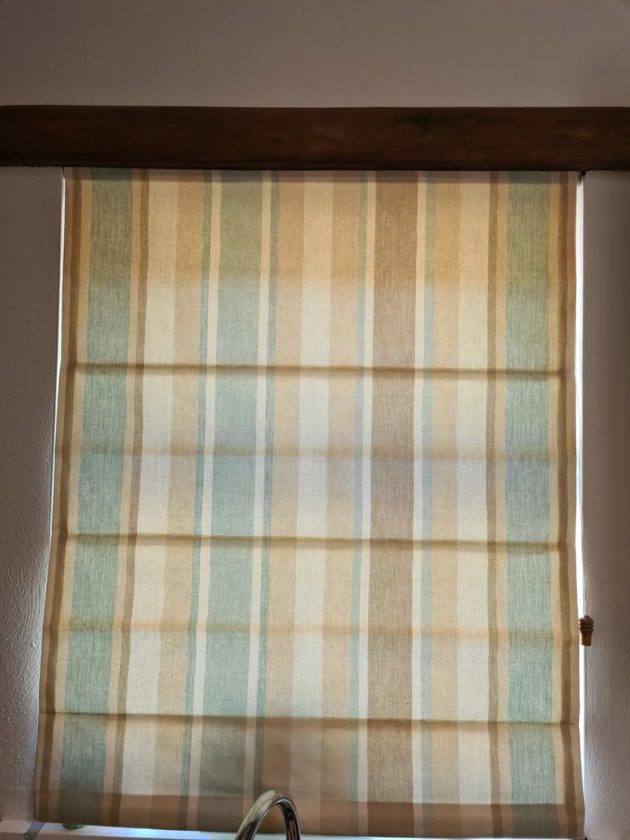 bundle of 3 roman blinds - Image 1