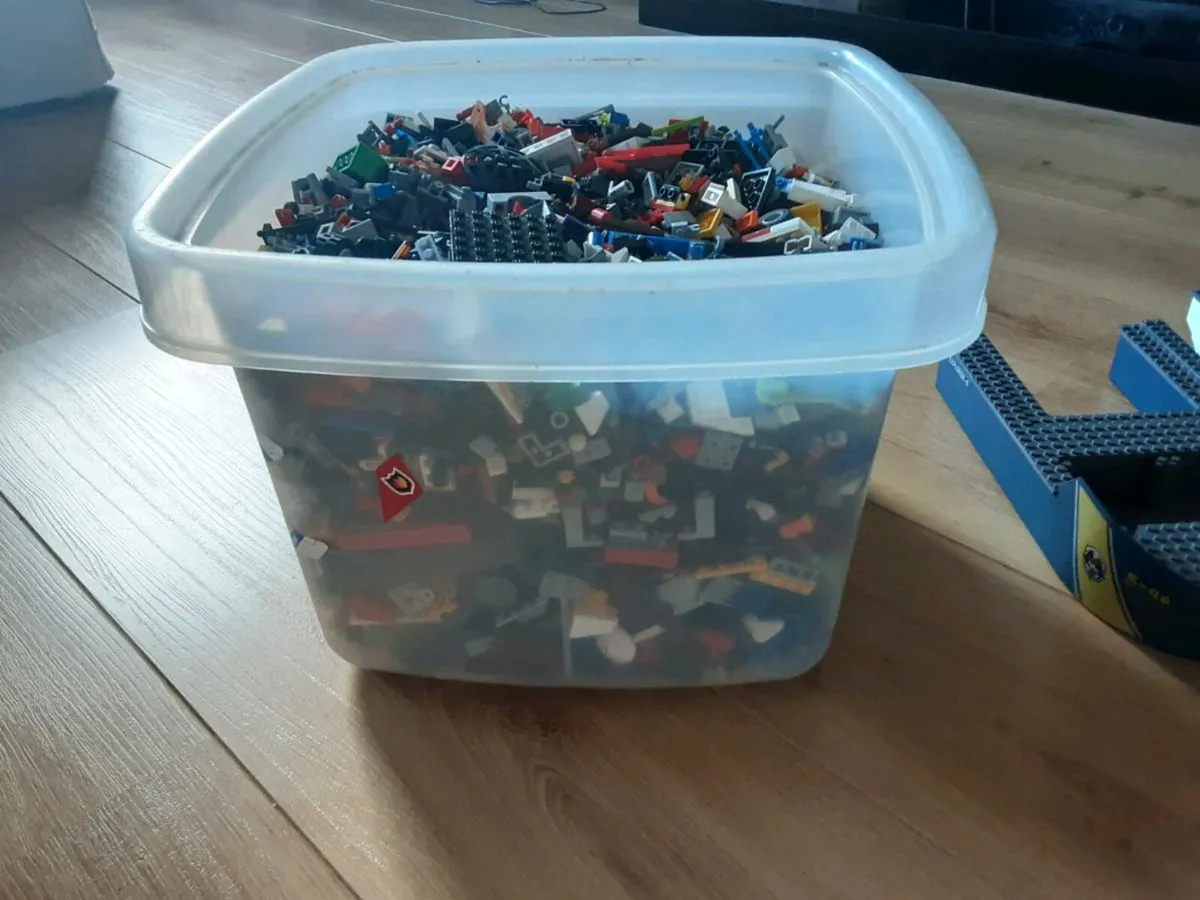 Huge Bundle of Lego - Image 3