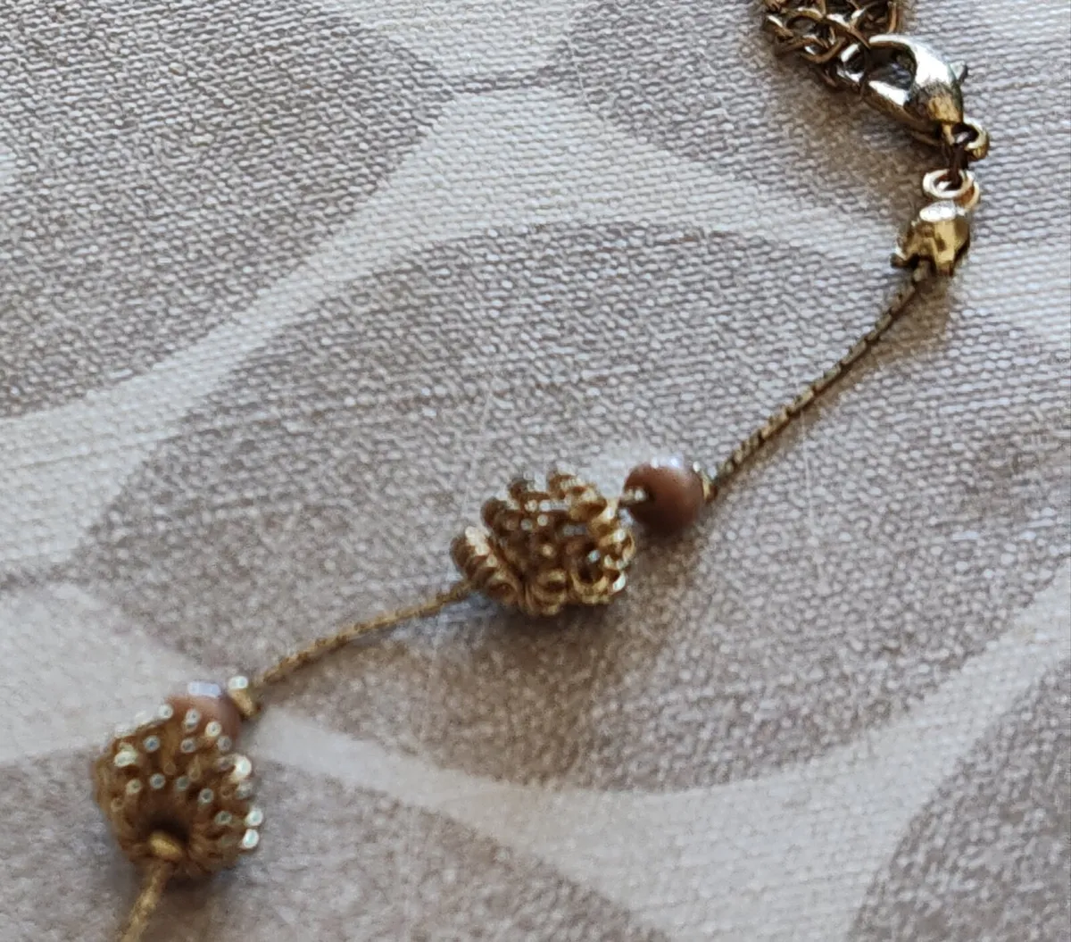 Vintage gold tone necklace - Image 4