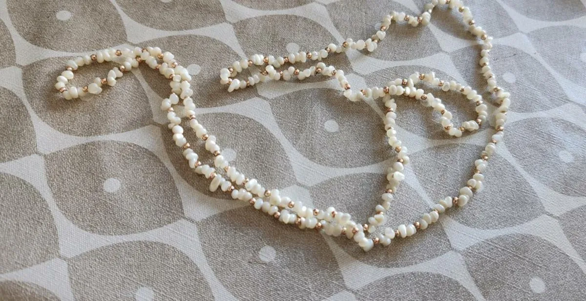 Vintage beaded necklace - Image 2