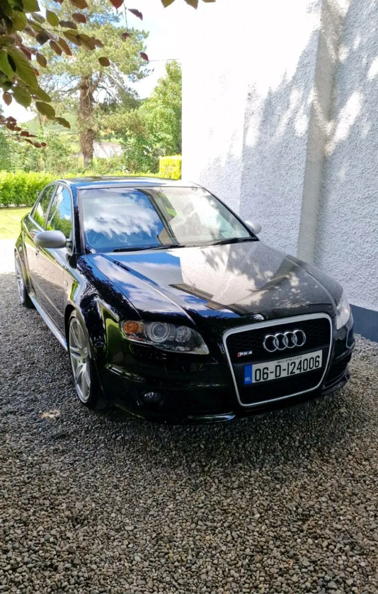 Audi RS4 4.2 V8 - Image 1