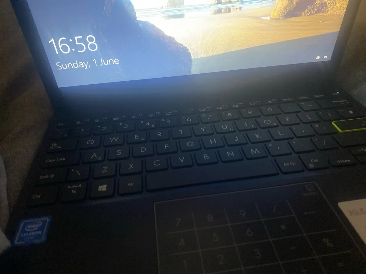 Asus Laptop - Image 2