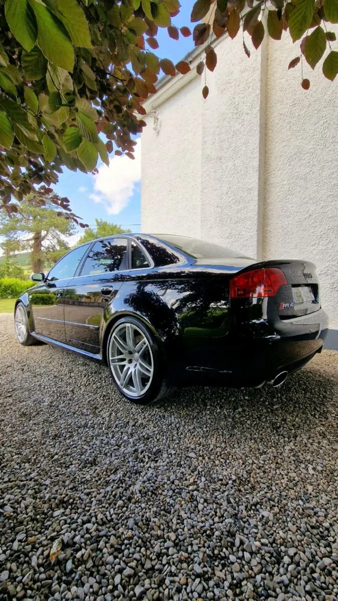 Audi RS4 4.2 V8 - Image 4