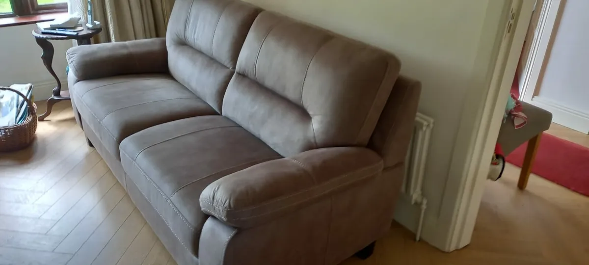 Couch - Image 3