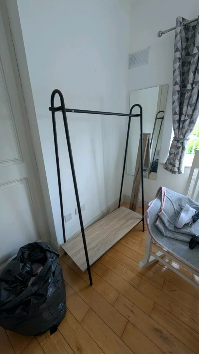 Clothes rail - Image 1