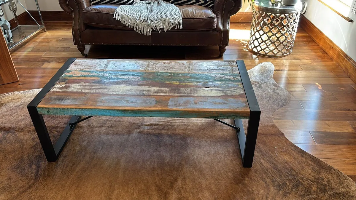Wooden coffee table - Image 1