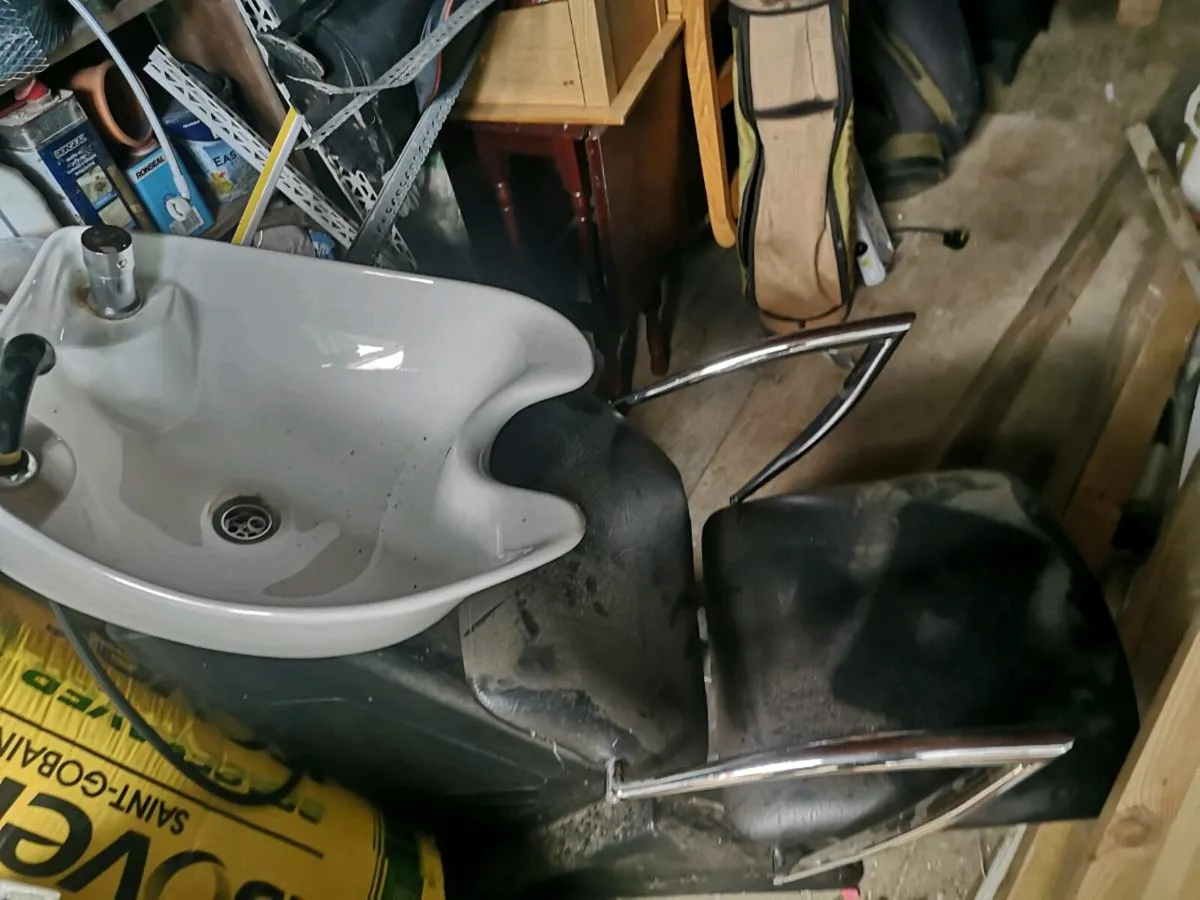 Salon chair with basin - Image 3