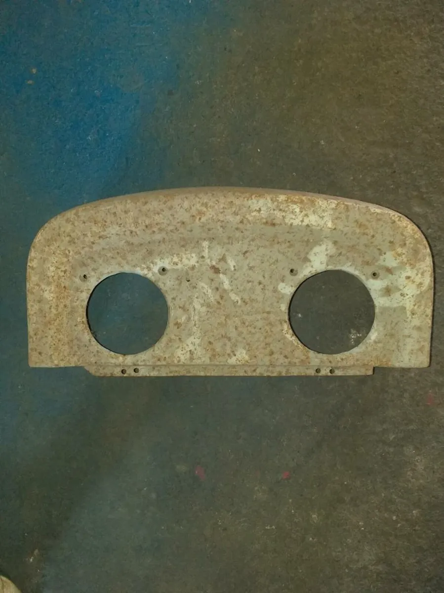 Tractor parts and other bits - Image 4
