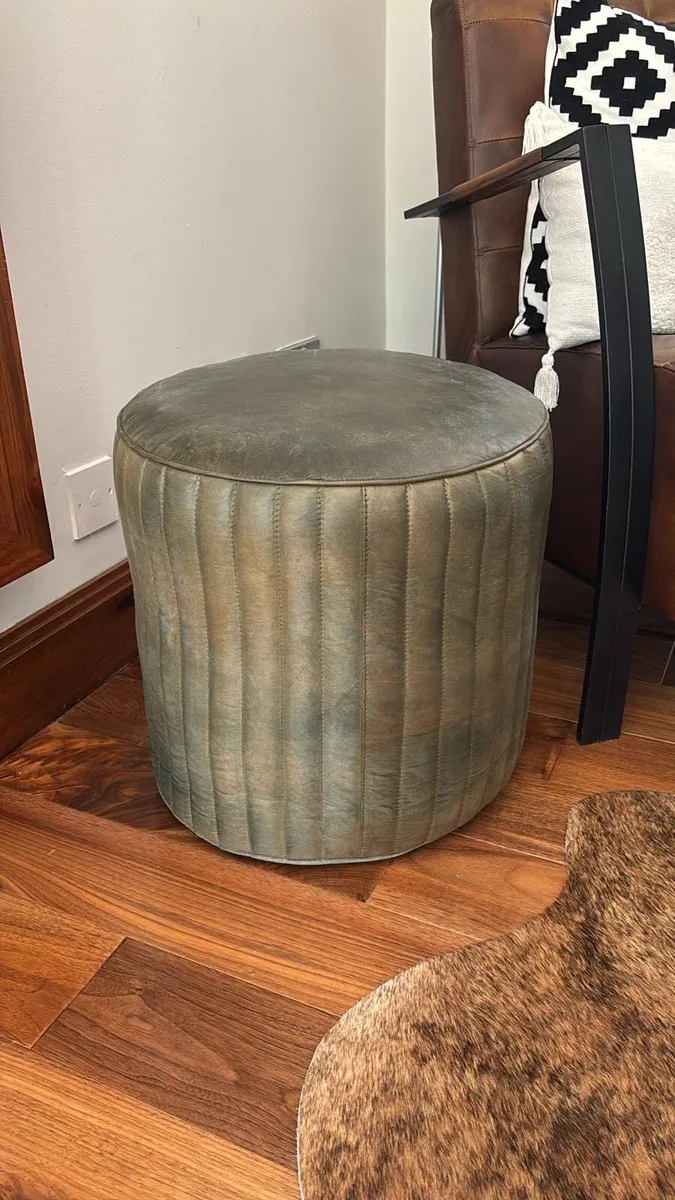 Leather pouffe - Image 2