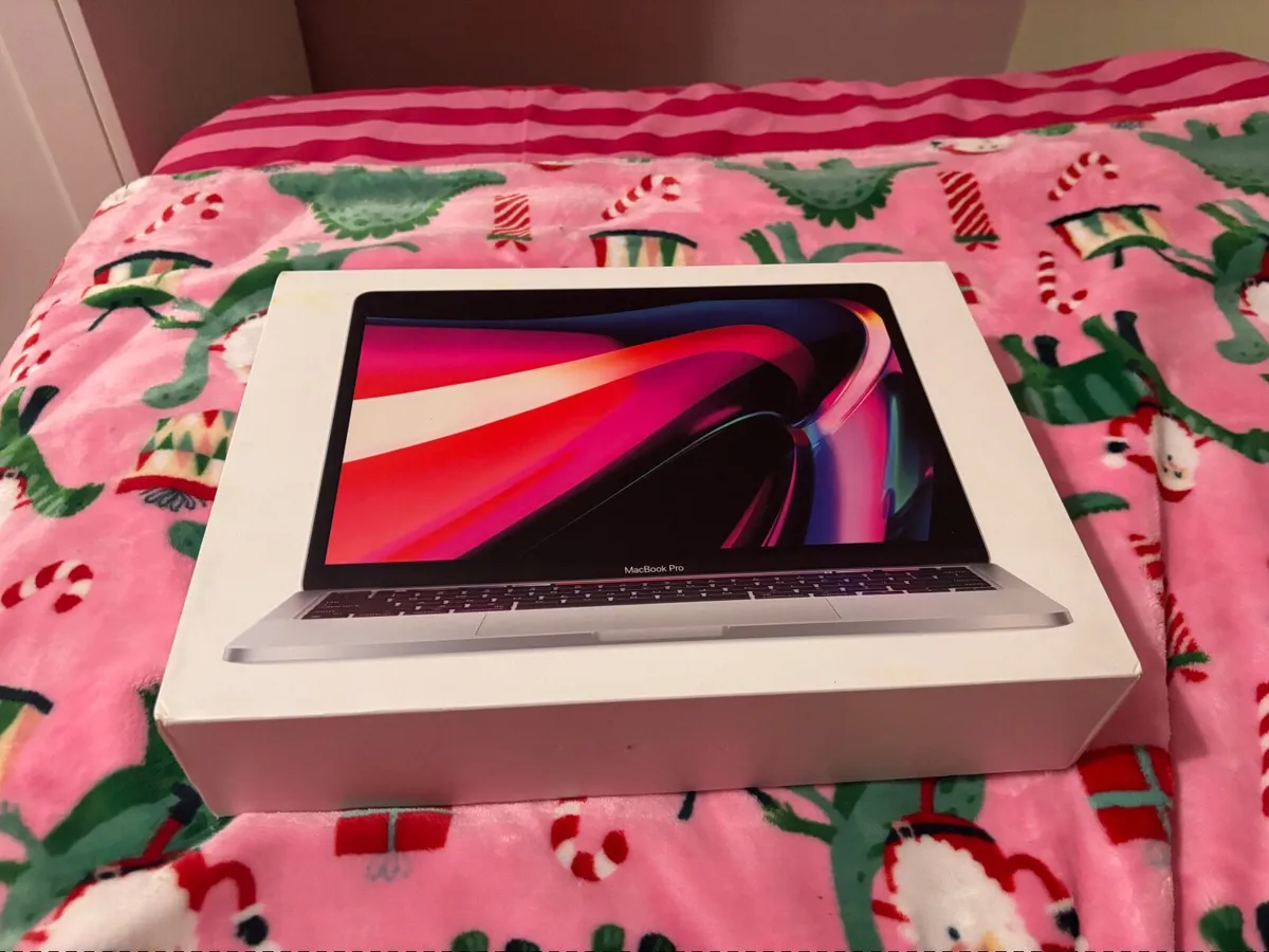 MacBook - Image 2