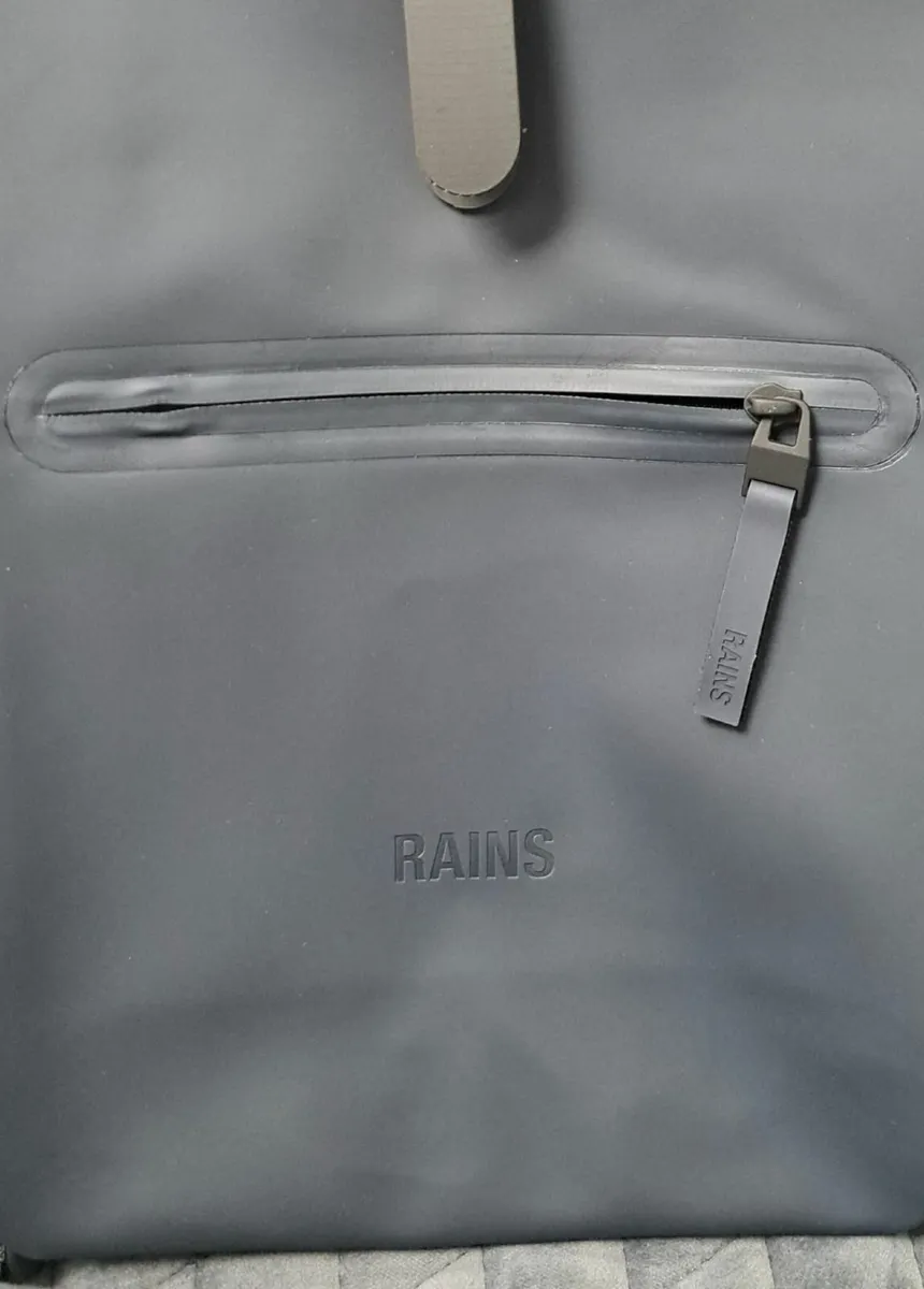 Rains Rolltop Rucksack Large Navy – Mint Condition - Image 3
