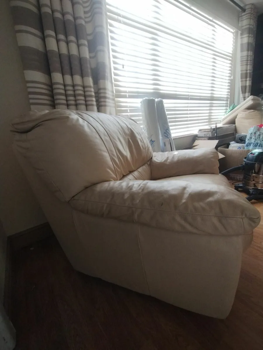 Cream leather armchairs - Image 2