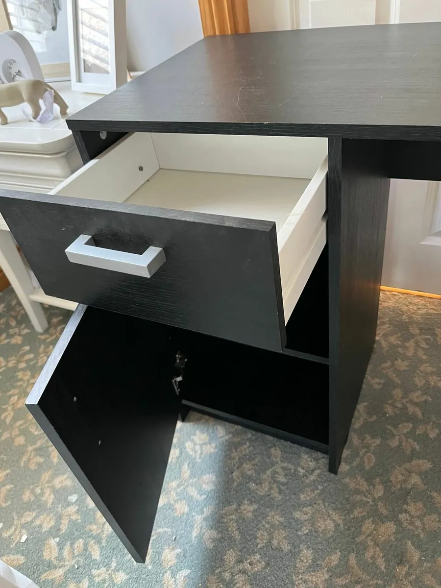 desk - Image 2