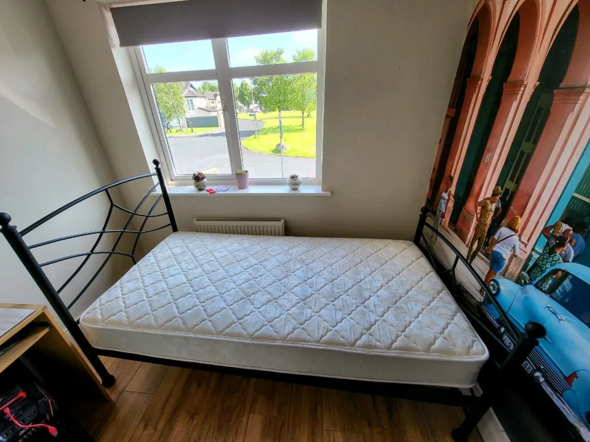 Single bed whit materac - Image 1