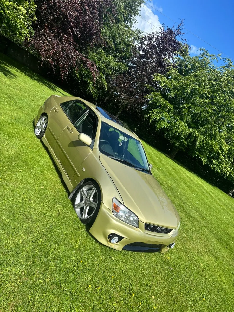 Lexus is200 - Image 2