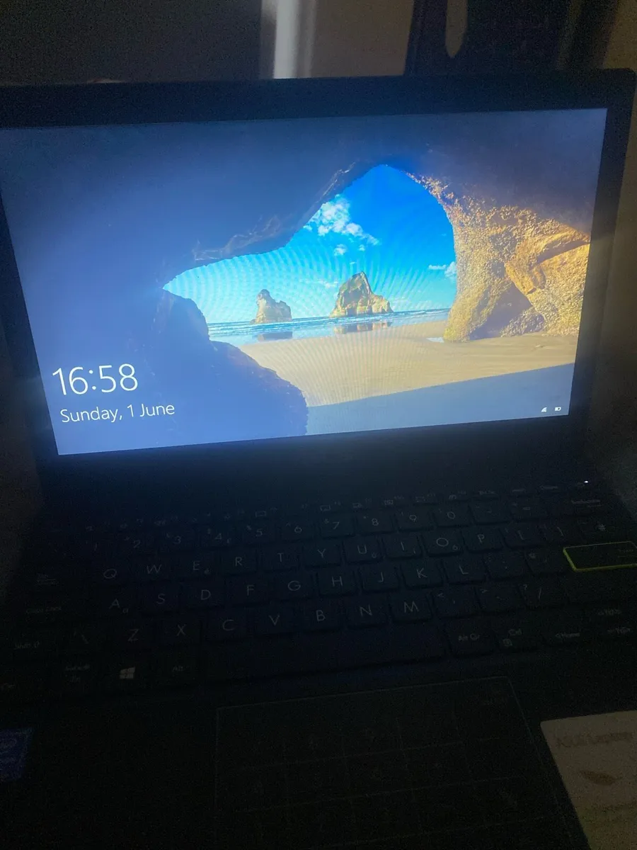 Asus Laptop - Image 1