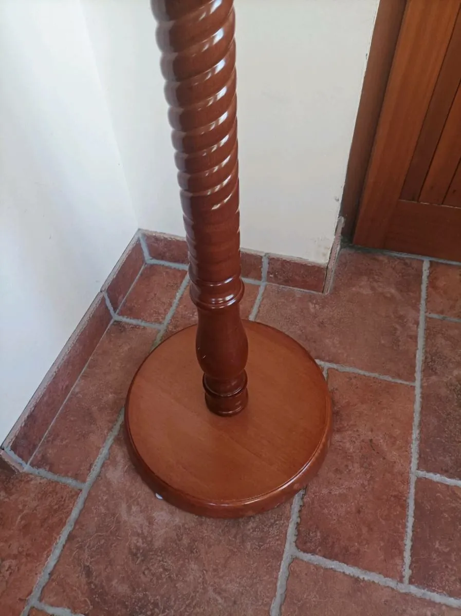 Beautiful dark Oak Hallway Coat Stand - Image 3
