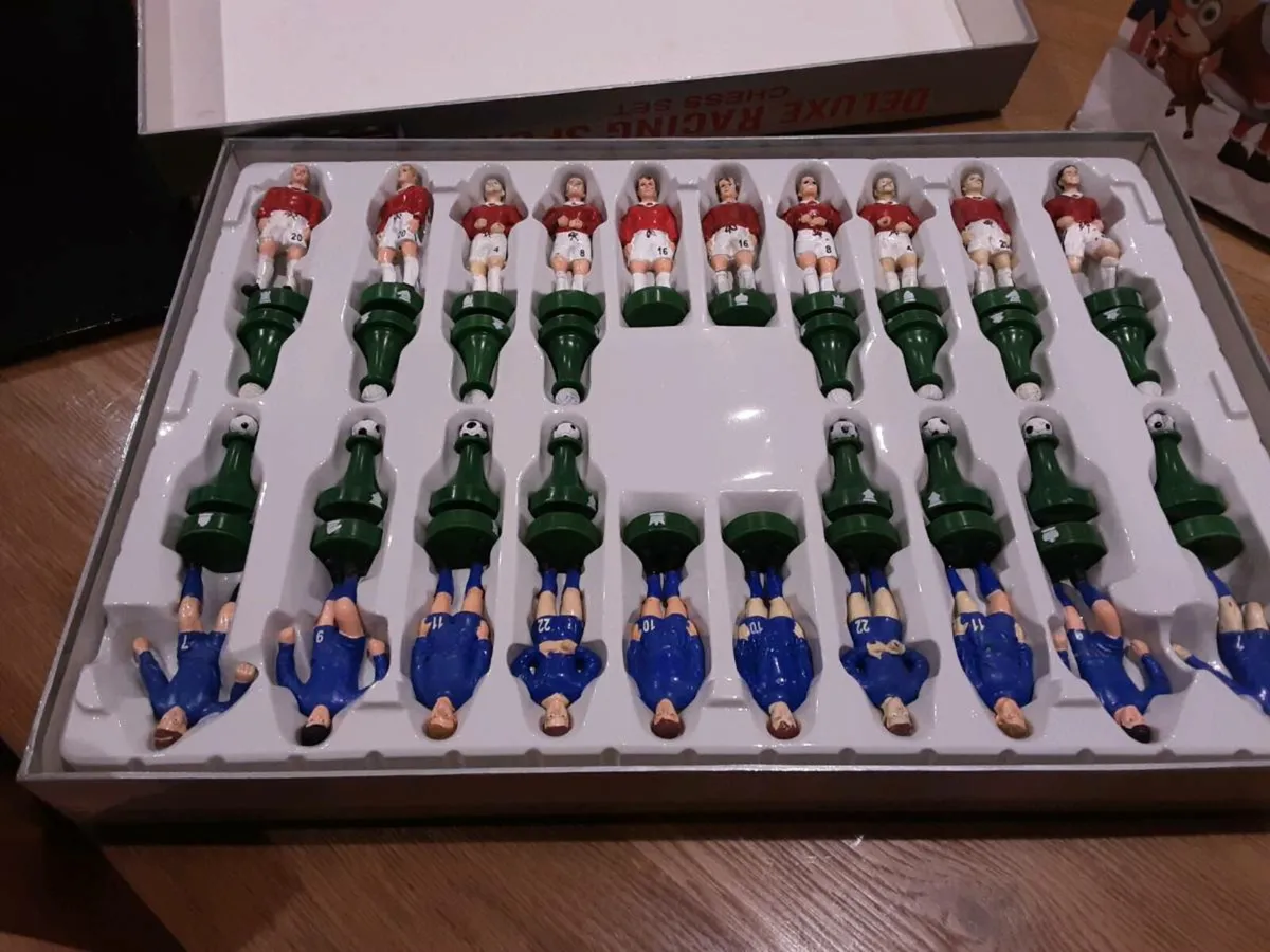 Manchester United Chess Set - Image 2