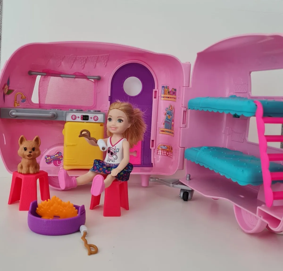 Barbie Chelsey camper van, car and doll - Image 3