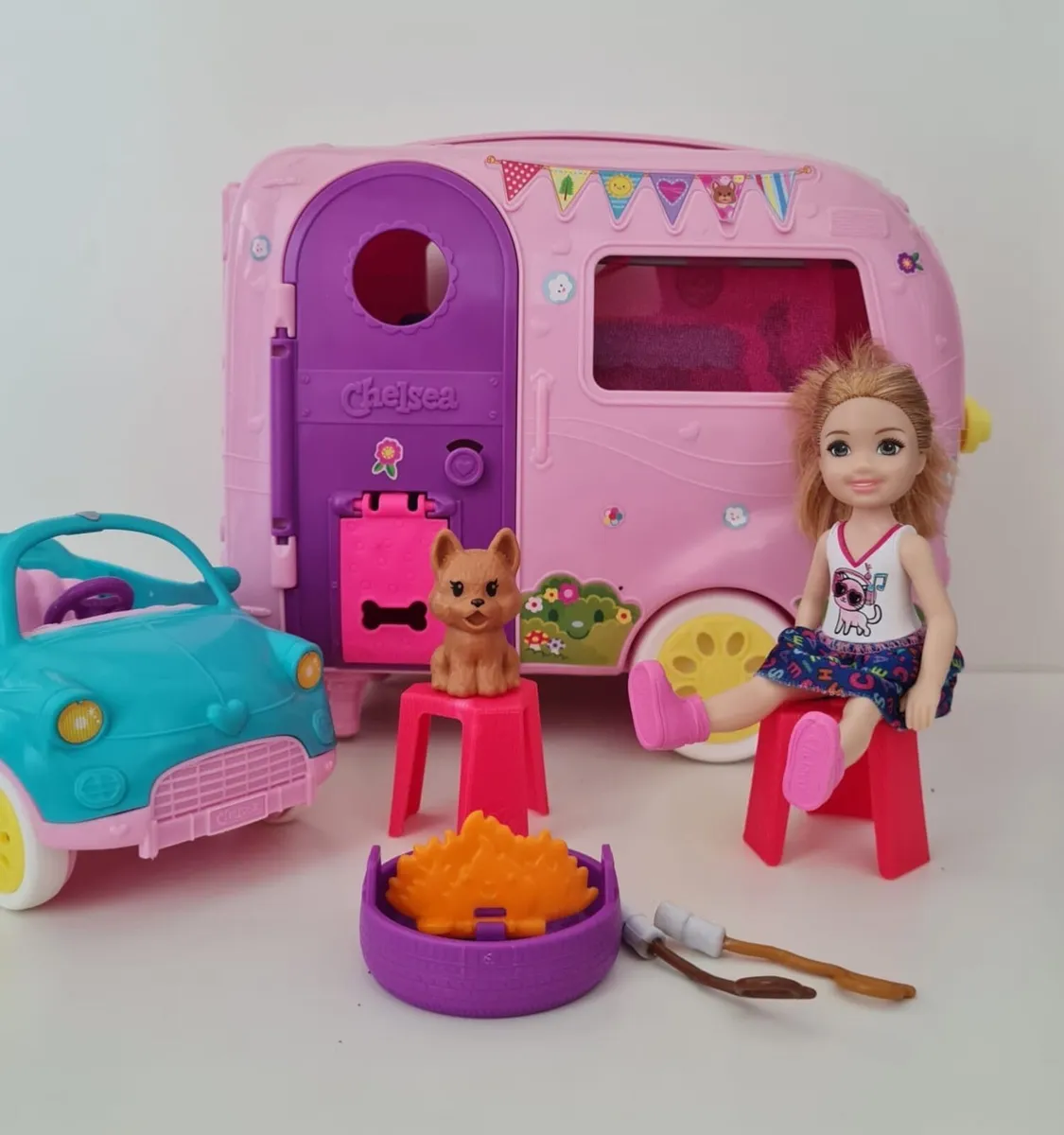 Barbie Chelsey camper van, car and doll - Image 1