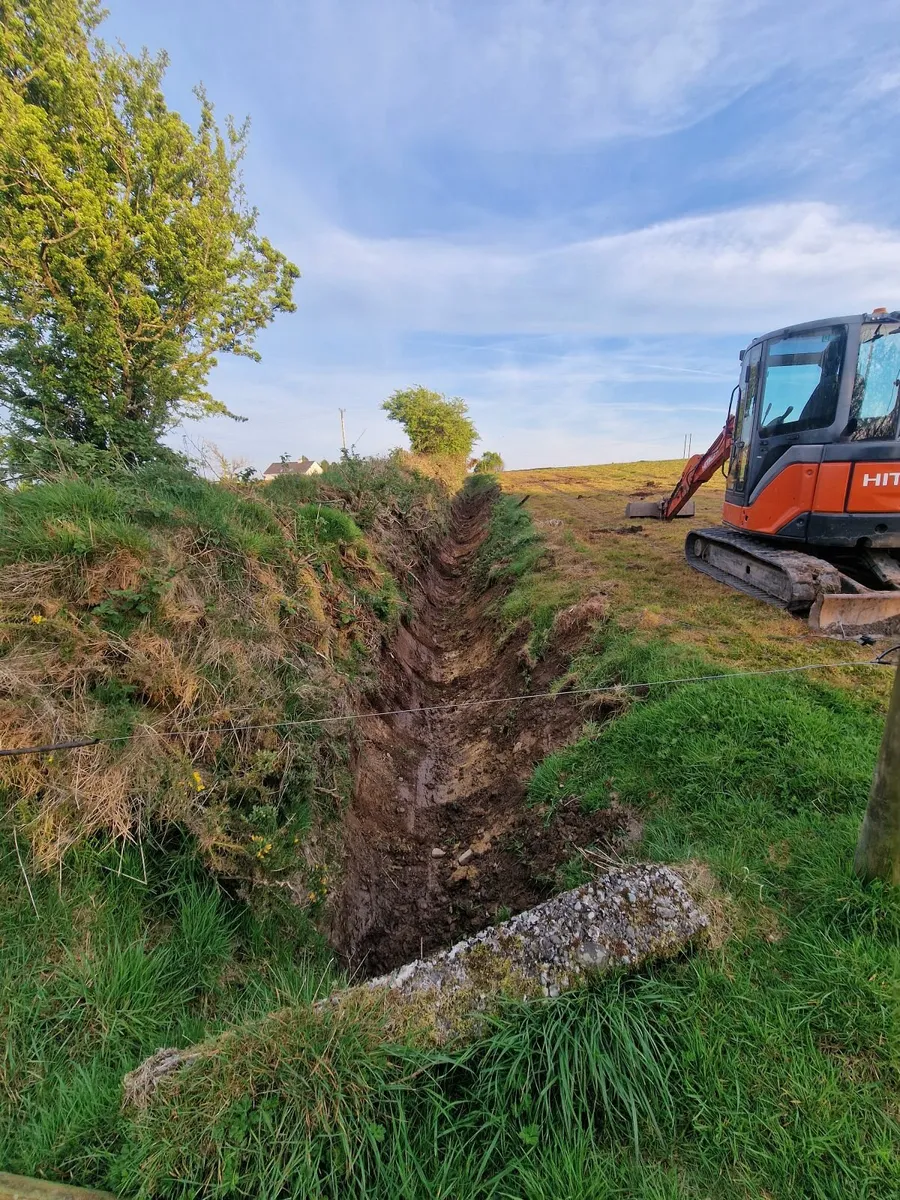 Digger with driver - Image 3