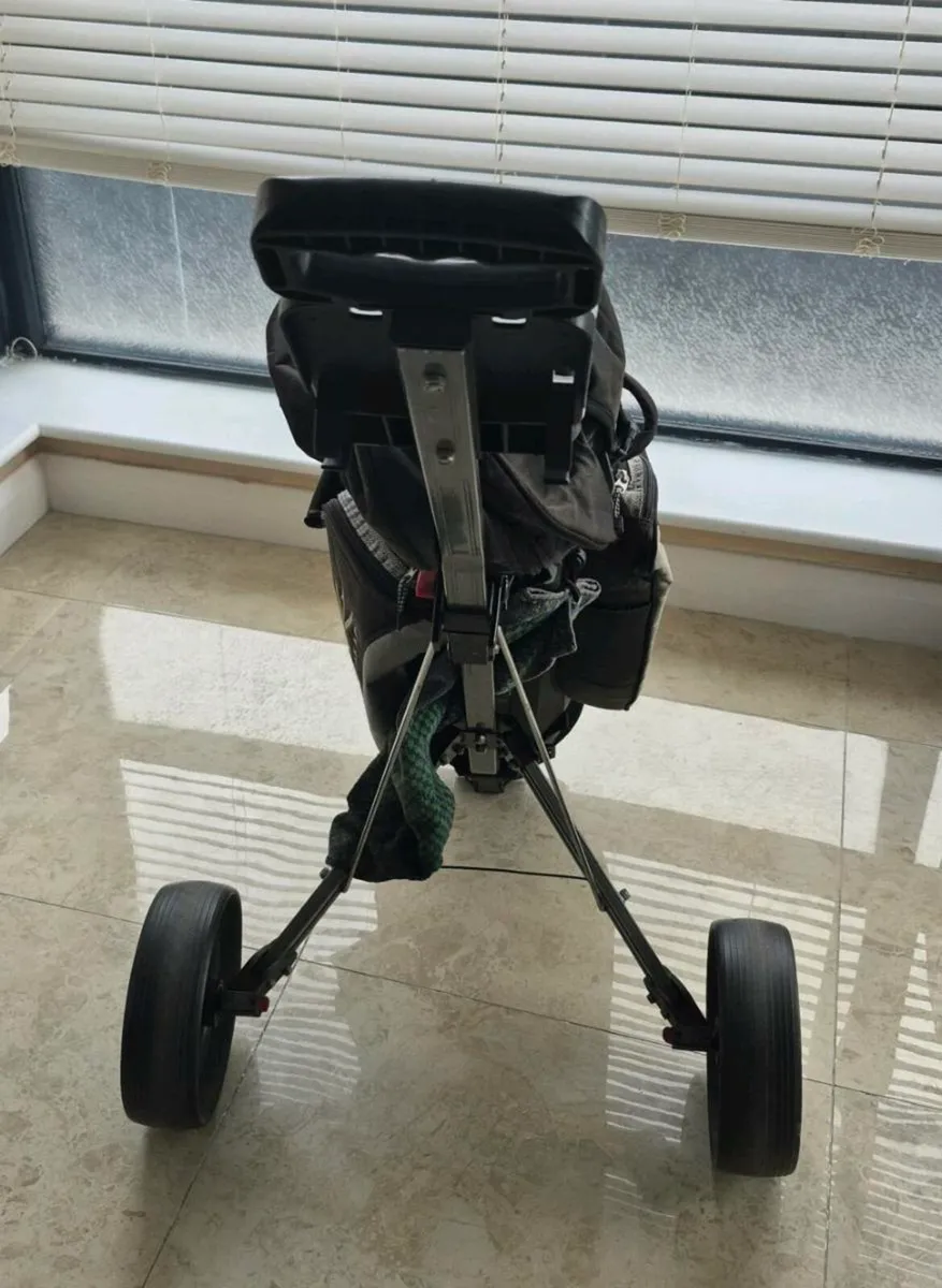 golf bag and trolley in good condition location Du - Image 3