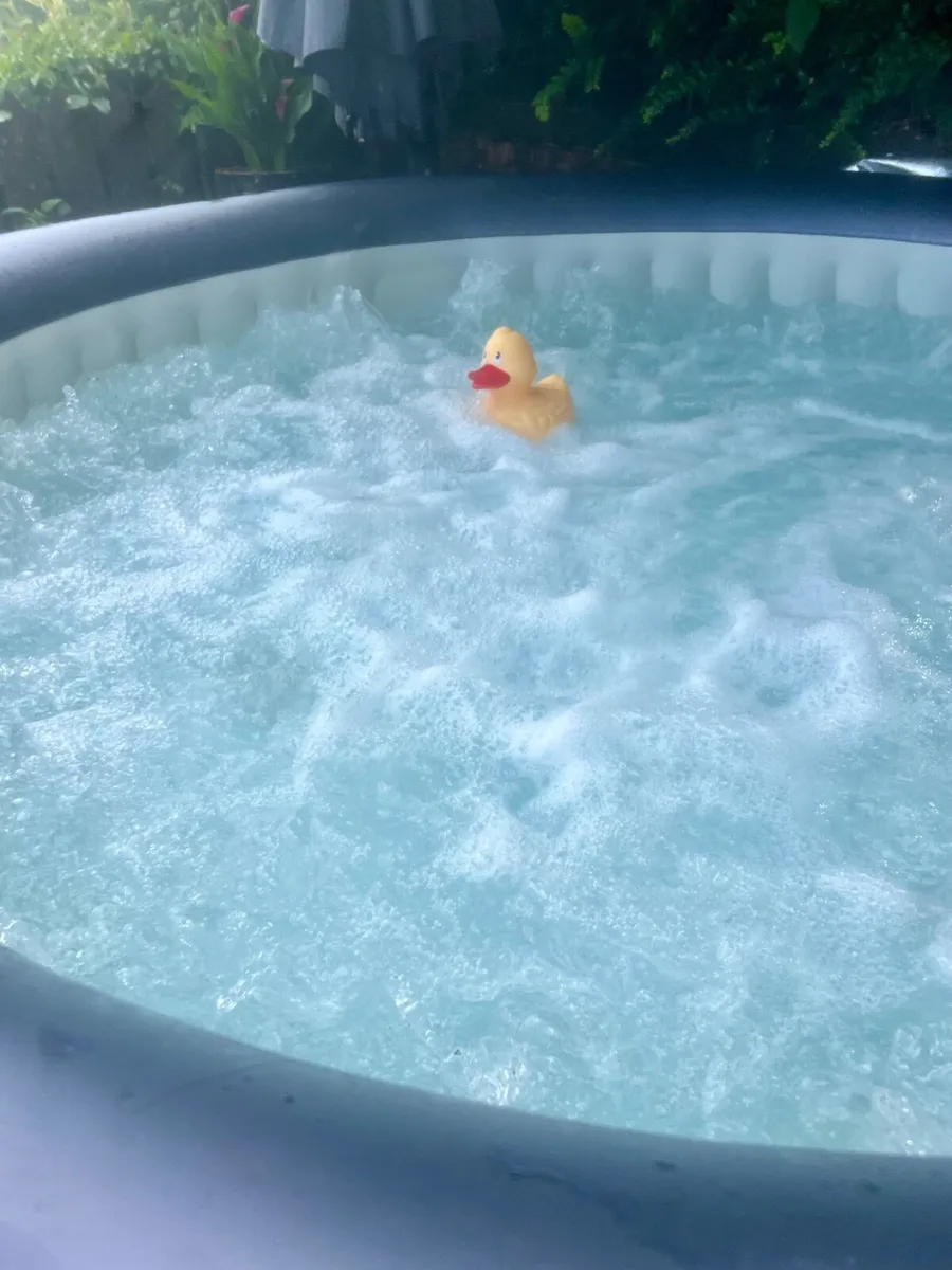 6-Person MSpa Inflatable Hot Tub with Hydro-jets - Image 1
