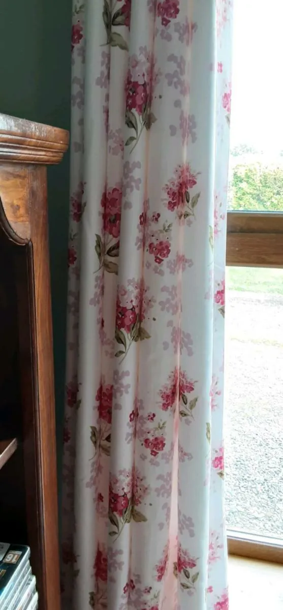 90x90 Beautiful Floral Curtains - Image 1