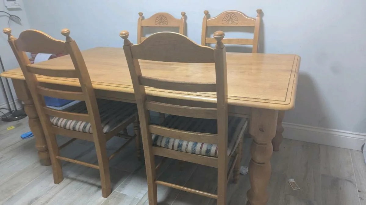 Kitchen table and chairs - Image 4