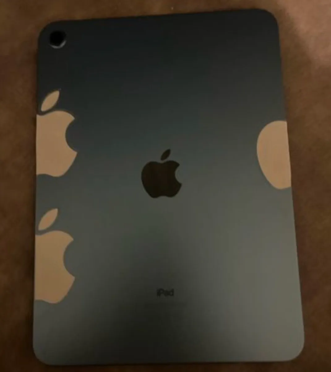 iPad 10th generation - Image 1