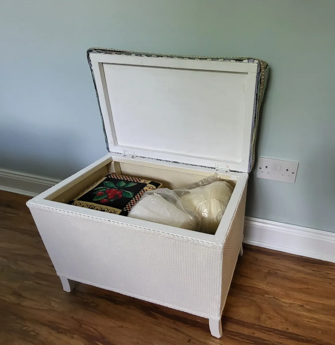 Vintage Blanket box - Image 2