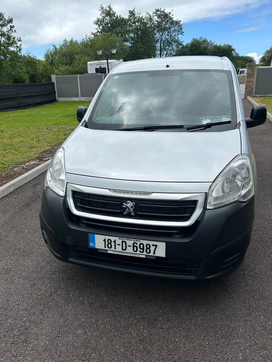 181 Peugeot partner 3 seater - Image 3