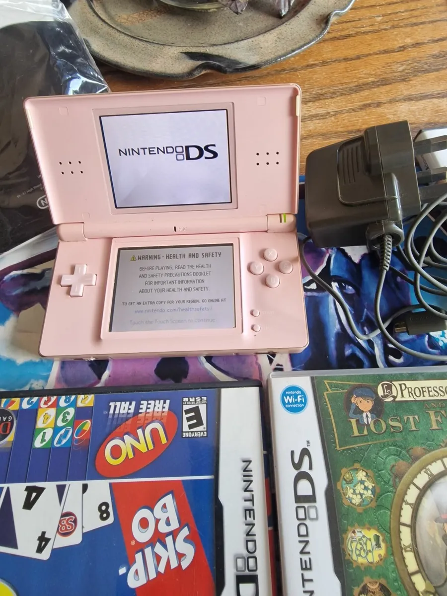 Pink Nintendo ds lite with 3 games - Image 2