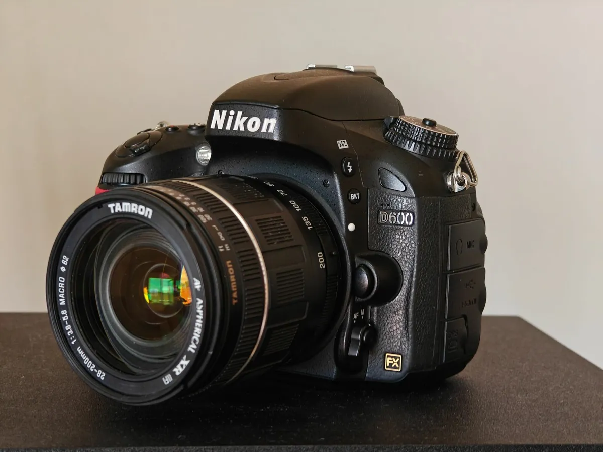 Nikon D600 + 2 lenses & 3 batteries - Image 2