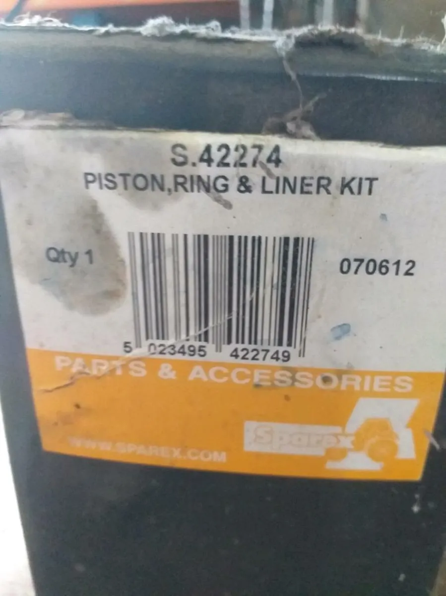 Tractor parts and other bits - Image 4