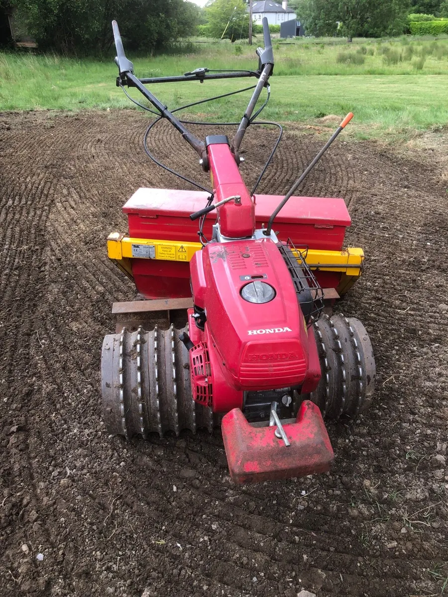 Blec lawnseeder for hire - Image 1