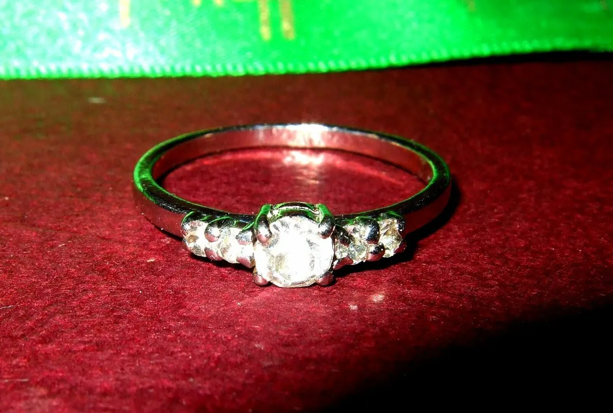 Vintage Silver Sapphire Ring - Image 1