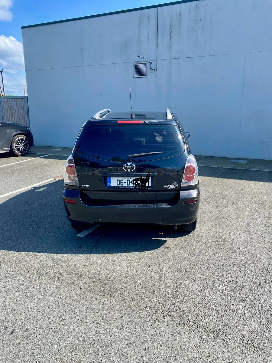 Toyota Corolla verso seven Seater - Image 3