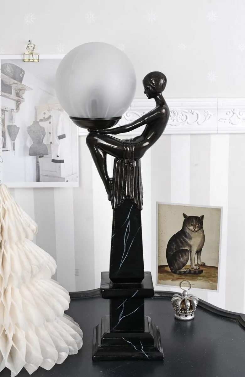 Exclusive Art Deco Lamp with Spherical Shade Femme - Image 3
