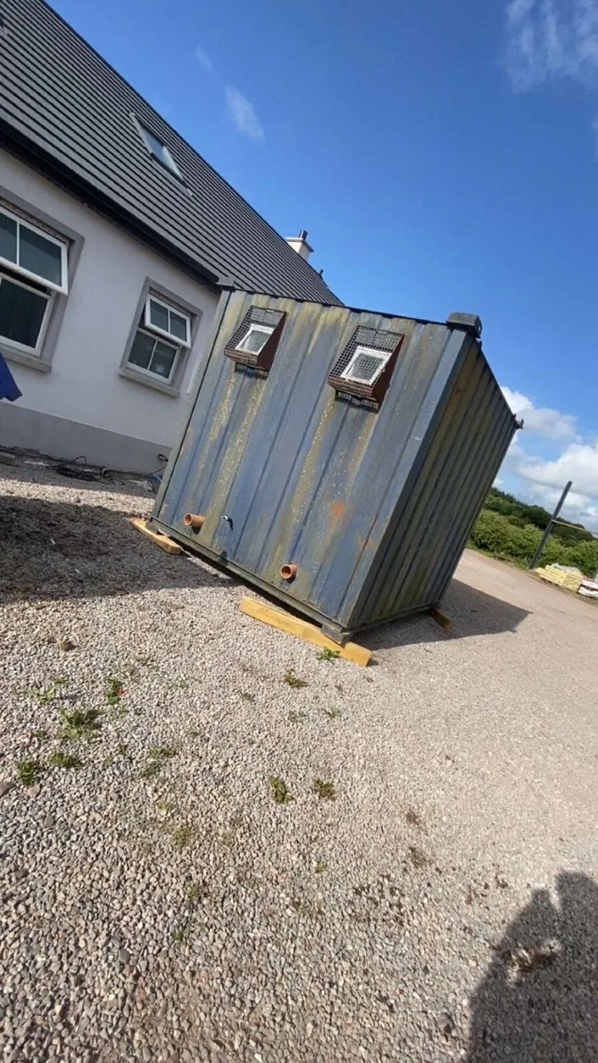 10*8 antivandle toilet block - Image 1