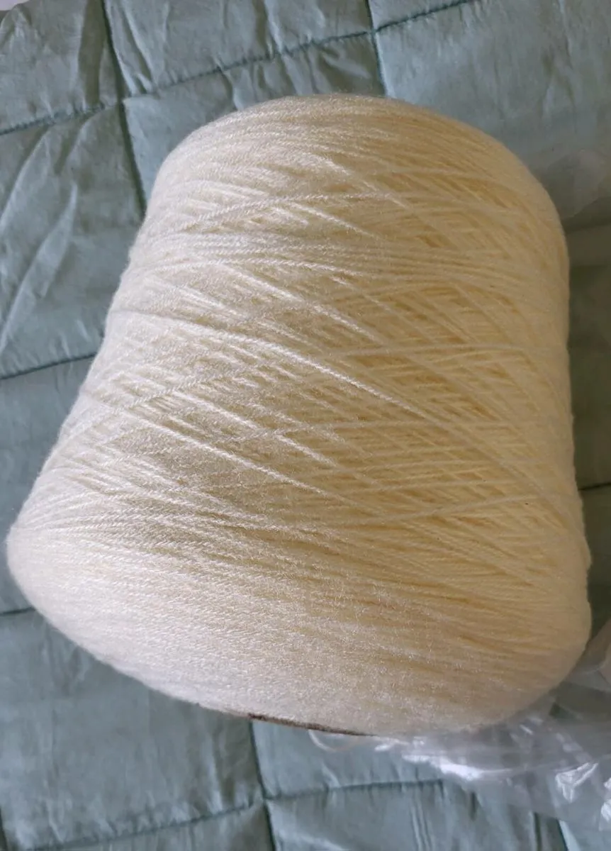 New cone of cream wool, 4 ply. - Image 2