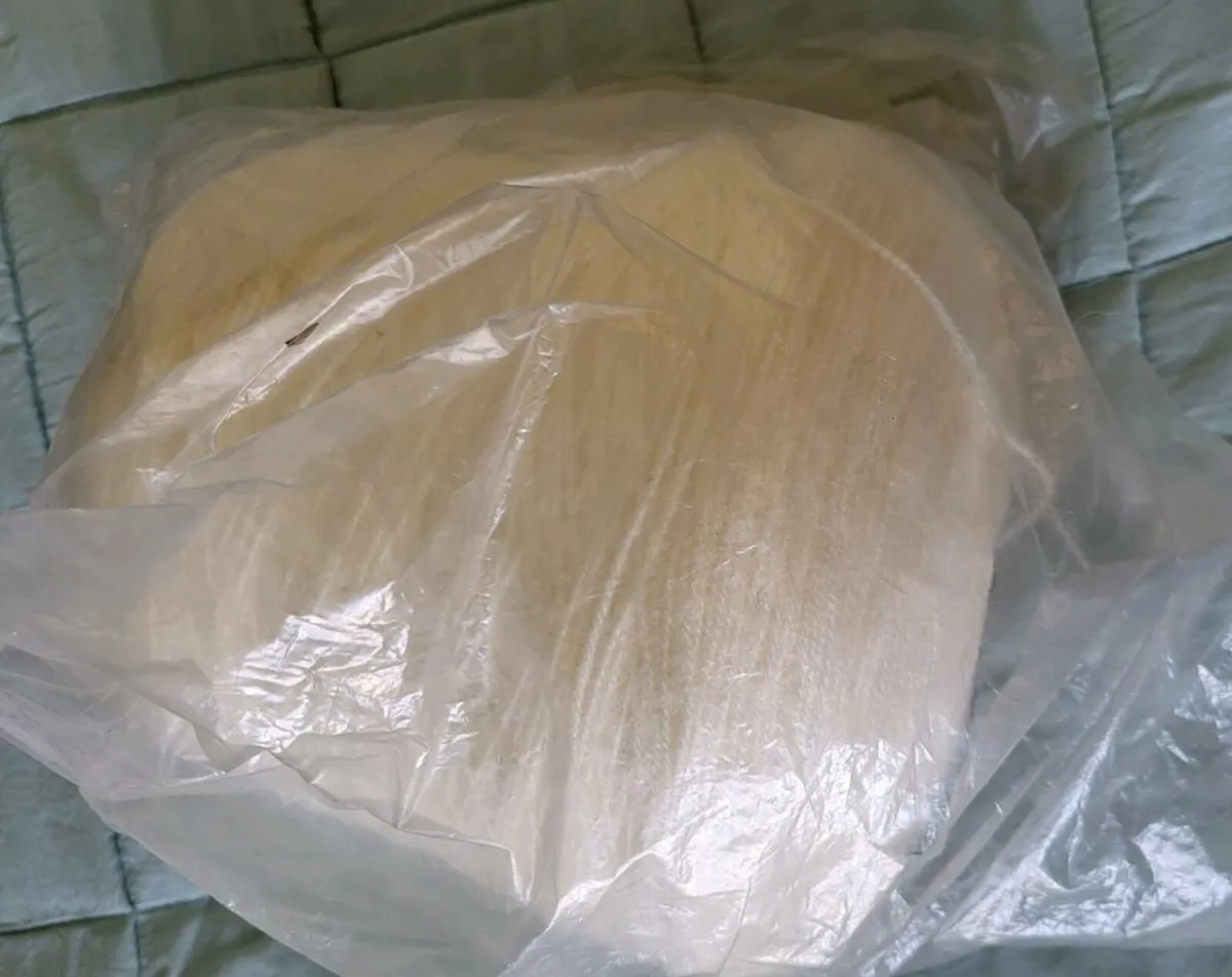 New cone of cream wool, 4 ply. - Image 3