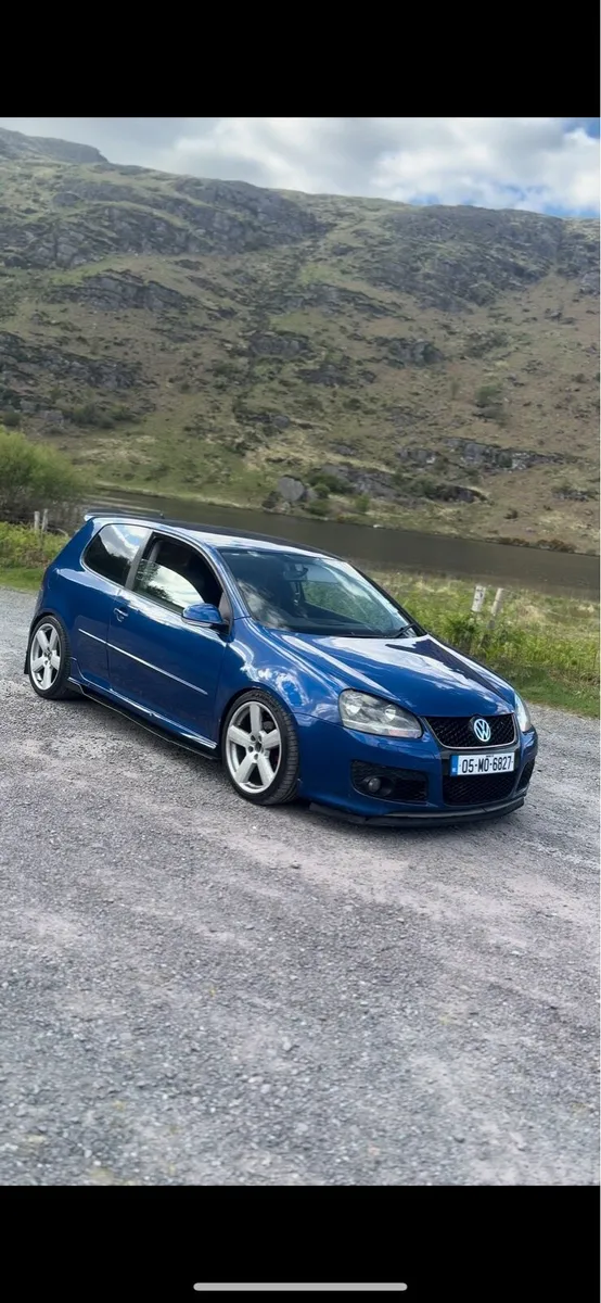 Volkswagen Golf - Image 1